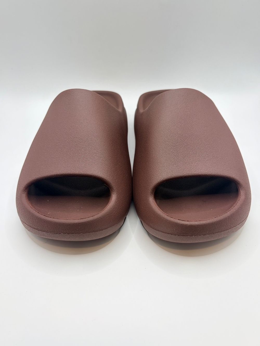 YEEZY YS-01 Fudge Slide Sandals with Textured Sole Size 10
